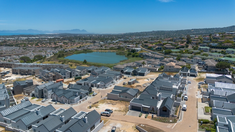 4 Bedroom Property for Sale in Mzuri Estate Western Cape